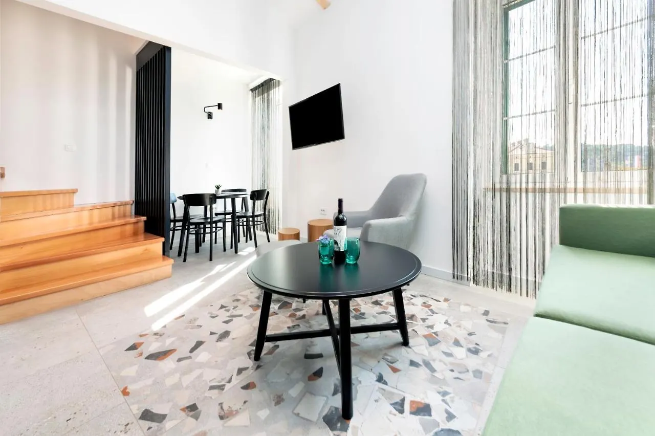 City Comfort Apartments 로비니