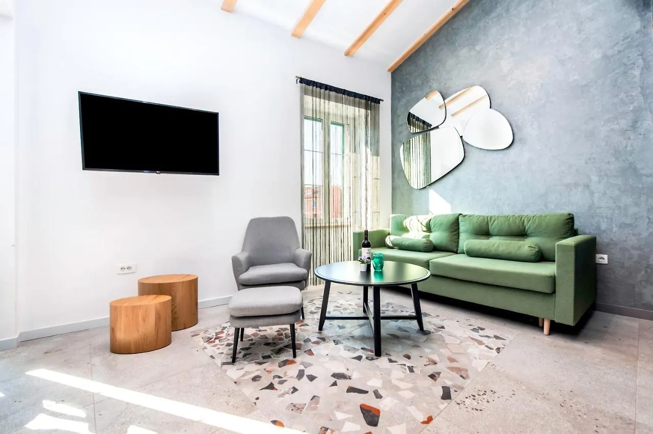 City Comfort Apartments 로비니