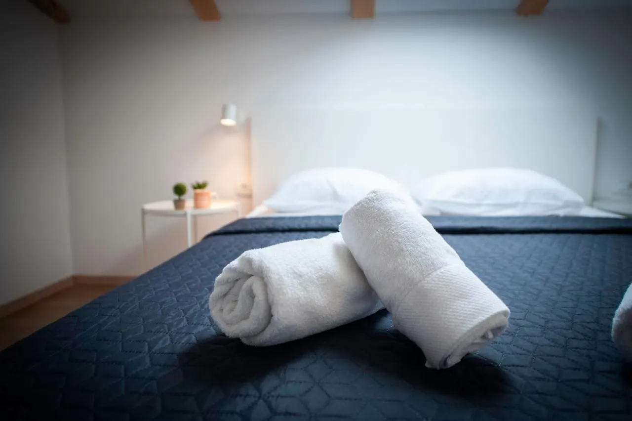 City Comfort Apartments 로비니 0*,