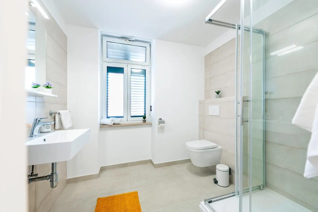 City Comfort Apartments 로비니